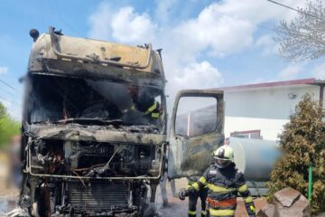 Incendiul a distrus capul tractor