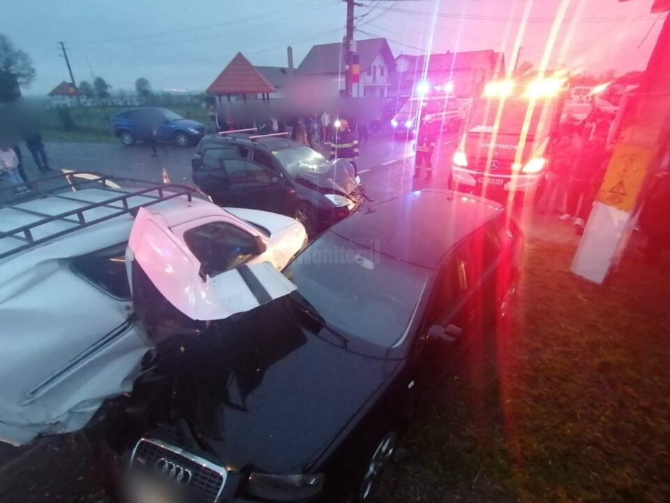 Accident cu trei mașini implicate, la Baia