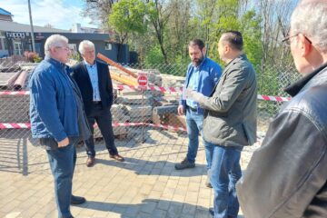 Prefectul Alexandru Moldovan spune că la sfârșitul săptămânii viitoare va fi definitivată expertiza tehnică în vederea stabilirii soluțiilor de consolidare a versantului