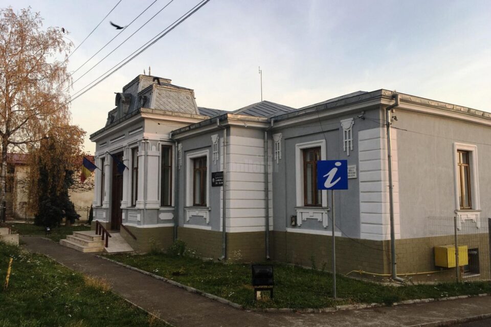 Centrul Local de Informare și Promovare Turistică al municipiului Fălticeni va funcționa în Galeria Oamenilor de Seamă Centrul Local de Informare și Promovare Turistică al municipiului Fălticeni va funcționa în Galeria Oamenilor de Seamă