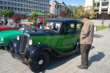 Peste 90 de mașini de epocă și istorice au participat la cea mai mare „Paradă Retro a Primăverii” din Suceava