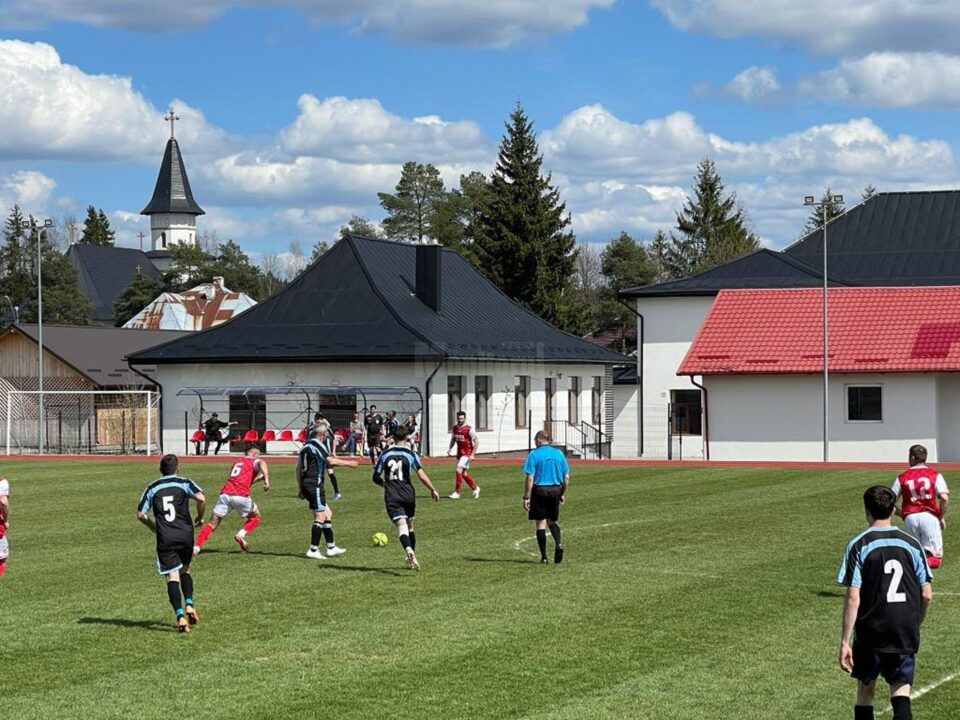 Partida de la Dornișoara s-a încheiat cu victoria categorică a echipei gazdă. Foto Alex Isopel
