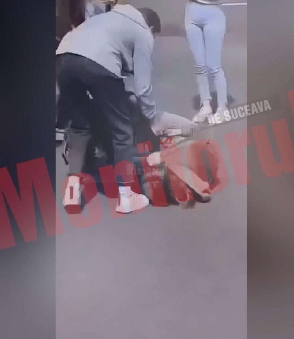 Rafuială pe terenul de sport al liceului
