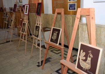 Artistul plastic Radu Bercea a vernisat la Fălticeni expoziția „Altfel”