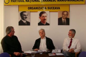 Nistor Man, în mijloc, unul dintre putinii supraviețuitori din închisorile comuniste