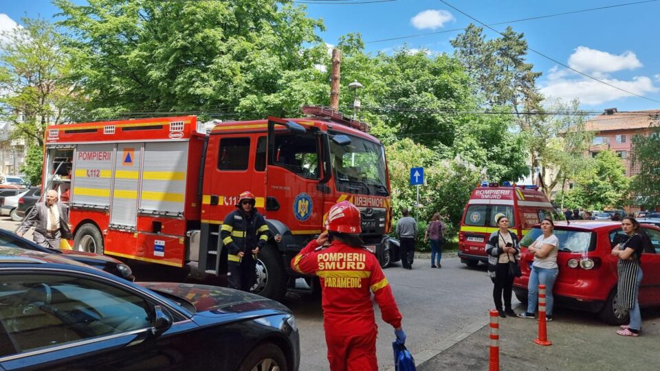 Pompierii chemati la fata locului