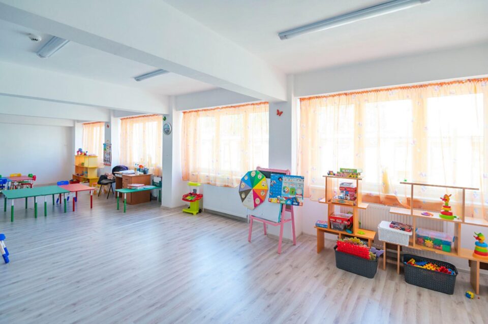 Grădinița cu Program Prelungit Broșteni