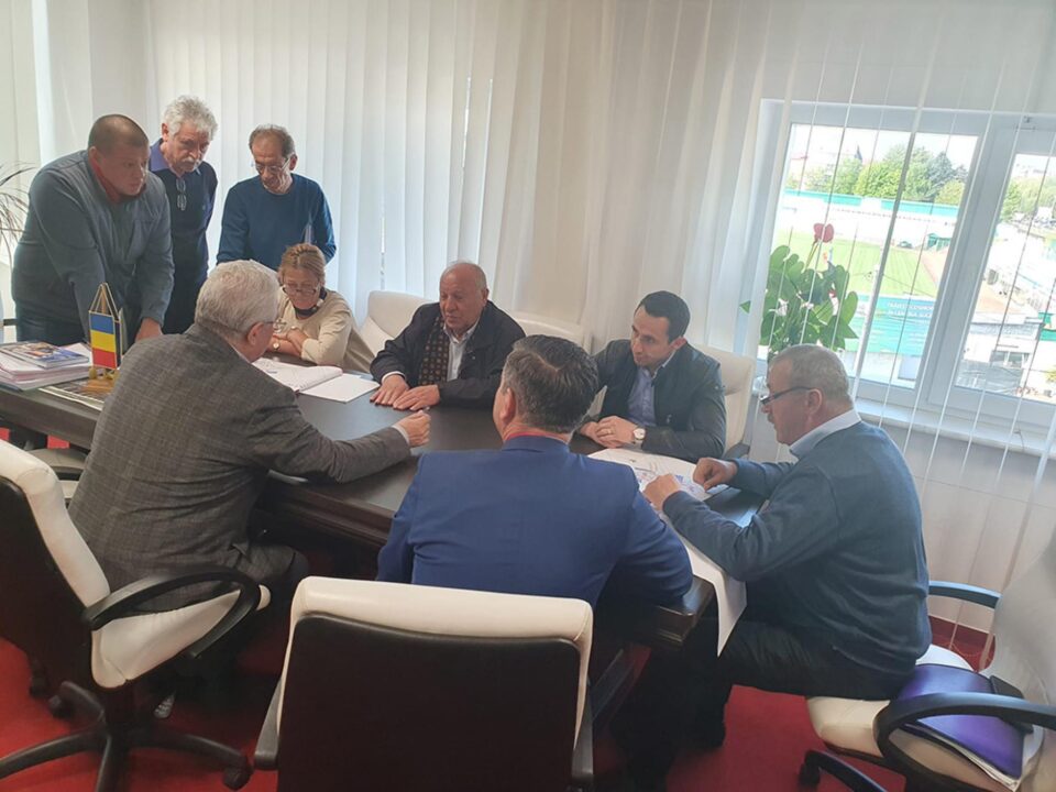 Discuții la Primăria Suceava, cu reprezentanții firmei Selgros din Germania, pe tema realizării unui sens giratoriu după pasajul de cale ferată de la Ițcani, pe E85