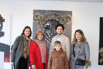 Un tânăr artist din Fălticeni, Andrei Donisă, și-a deschis o galerie de artă în Belgia