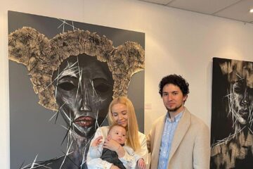 Artistul Andrei Donisă, împreună cu soția și copilul