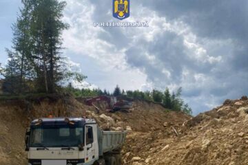 Mașină de mare tonaj, indisponibilizată de polițiști după ce proprietarul a folosit-o deși era sechestrată