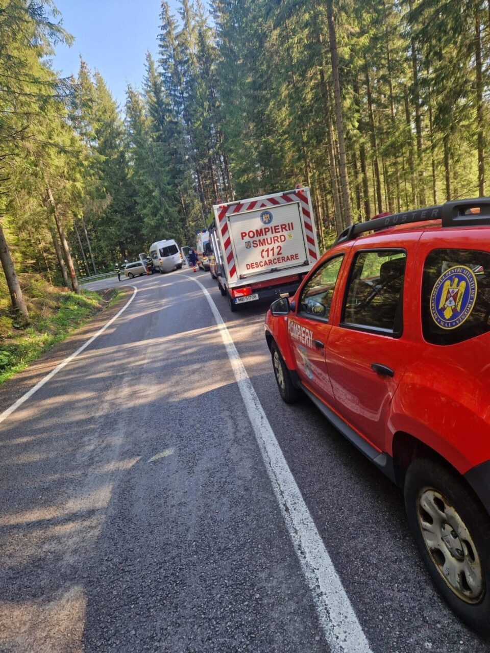 Microbuz de transport copii, implicat într-un accident rutier