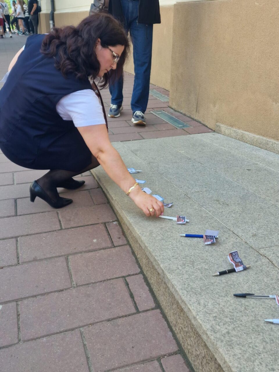 Peste 1.000 de oameni ai școlii, în stradă, într-un miting de amploare la Suceava: „Nu ieșim din grevă”