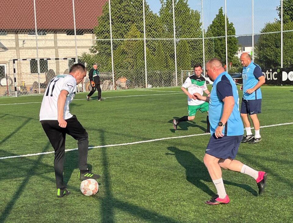 Echipele fruntașe au obținut victorii pe linie în etapa a VII-a