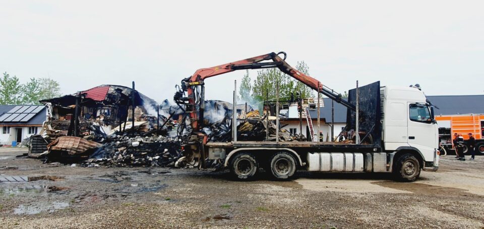Urmările incendiului de la Podu Coșnei