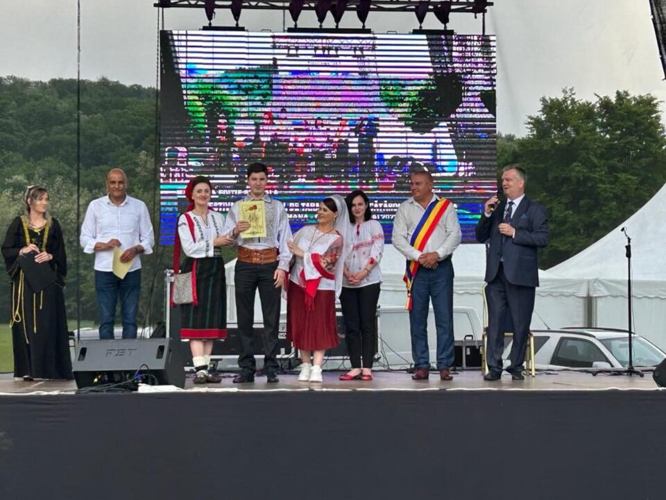 „Taraful Vicovenilor” a câștigat Trofeul Festivalului Național „Geagu Cătăroiu” de la Tismana, ediția a VI-a (4).jpg