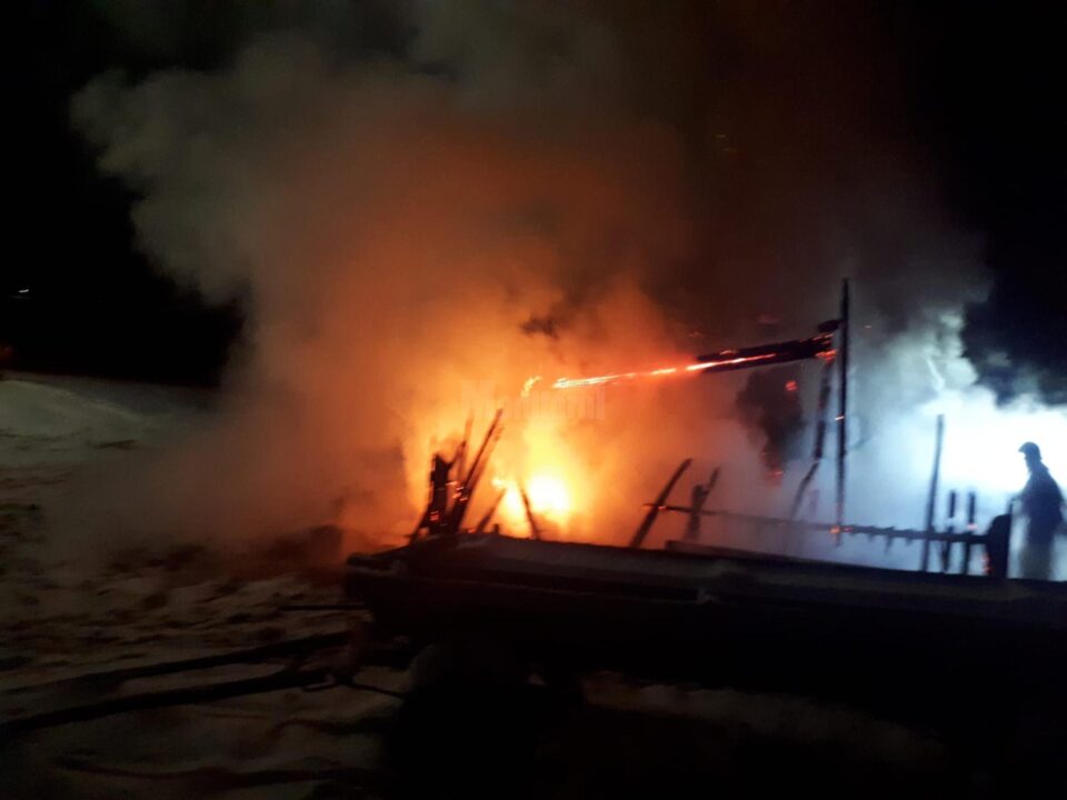 Incendiu în plină noapte