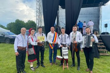 „Taraful Vicovenilor” a câștigat Trofeul Festivalului Național „Geagu Cătăroiu” de la Tismana, ediția a VI-a