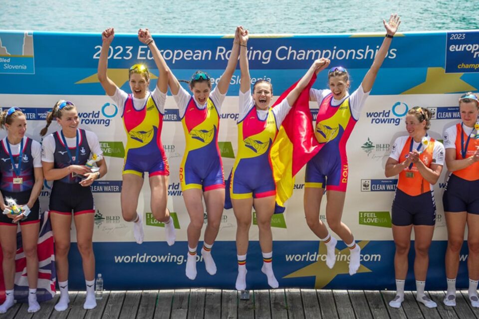 Maria Tivodariu și Magdalena Rusu, în centrul imaginii, au cucerit câte două medalii de aur la Europene