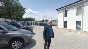 Primarul Dumitru Gulei este mulțumit de modul cum arată acum sediul primăriei