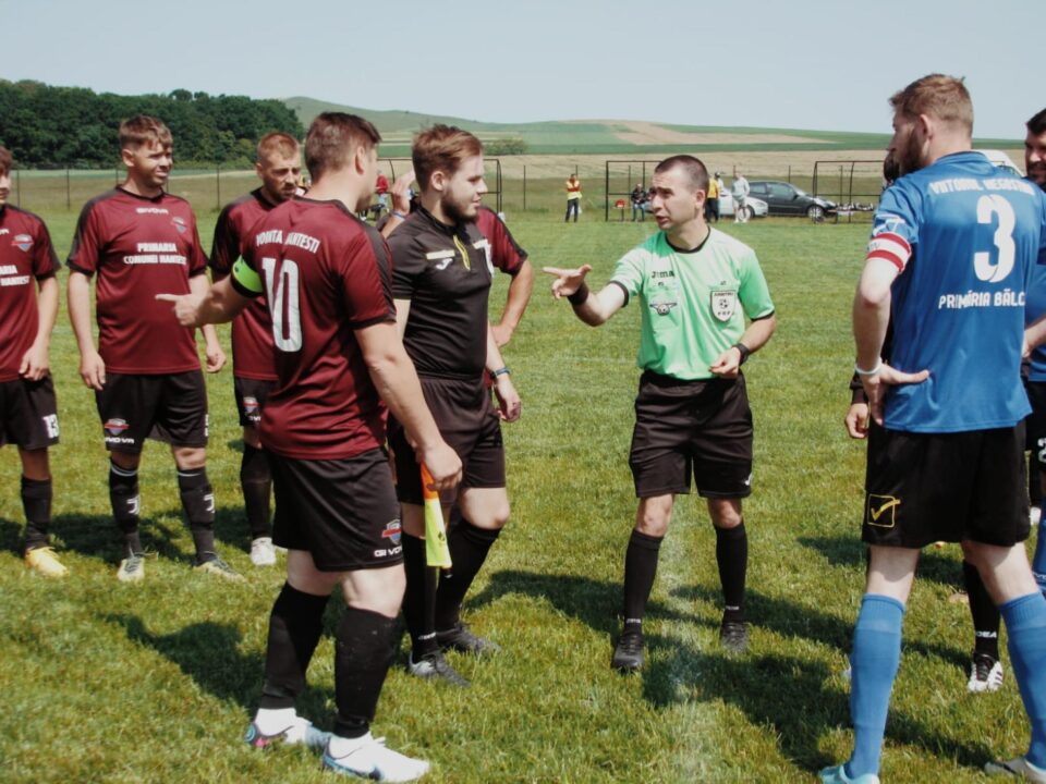 Partida dintre Vointa Hantesti di Viitorul Negostina s-a incheiat nedecis. Foto Beniamin Prisecaru Partida dintre Vointa Hantesti di Viitorul Negostina s-a incheiat nedecis. Foto Beniamin Prisecaru
