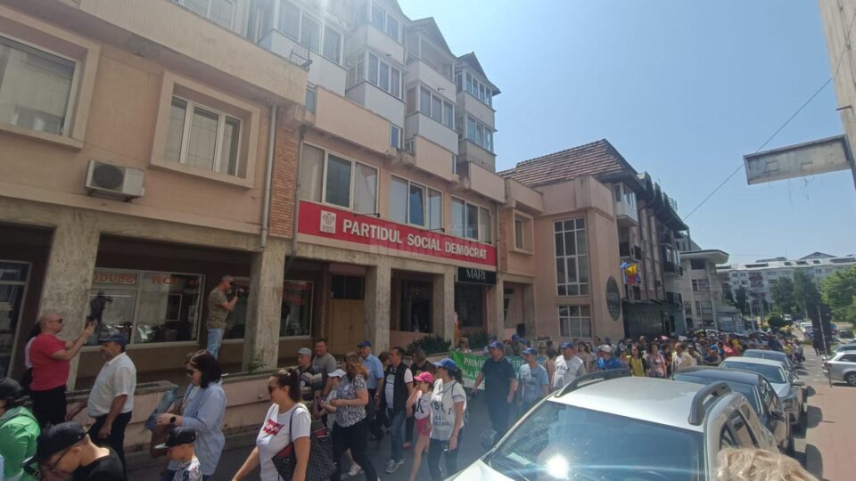 Protest în fața sediului PSD
