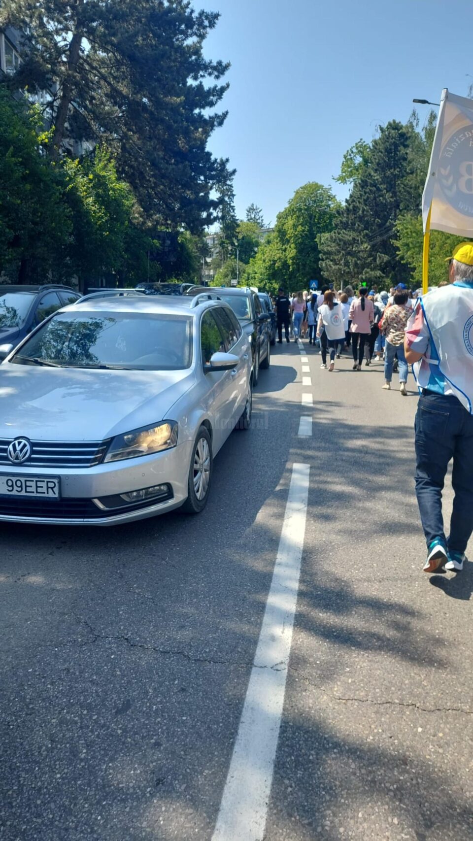 Soferii blocați în trafic de marșul profesorilor nu protestează