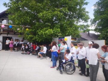Spectacol și ateliere de creație, la Centrul de servicii multifuncționale pentru copilul aflat în dificultate Gura Humorului