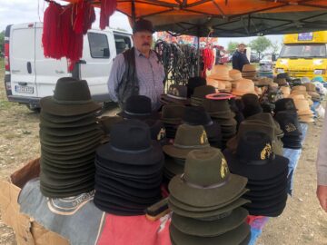 Târgul de cai de la Marginea, cel mai mare din Moldova, la a VII-a ediție