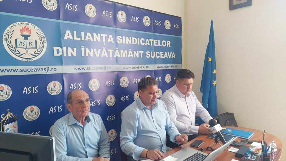 Liderii Aliantei Sindicatelor din Invatamant Suceava Dumitru Irimia, Giani Leonte si Ovidiu Varvaroi Liderii Aliantei Sindicatelor din Invatamant Suceava Dumitru Irimia, Giani Leonte si Ovidiu Varvaroi