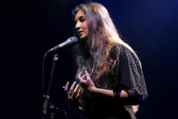 După-amiezile francofone o au ca invitată în această lună pe cântăreața AnneliSe Roche