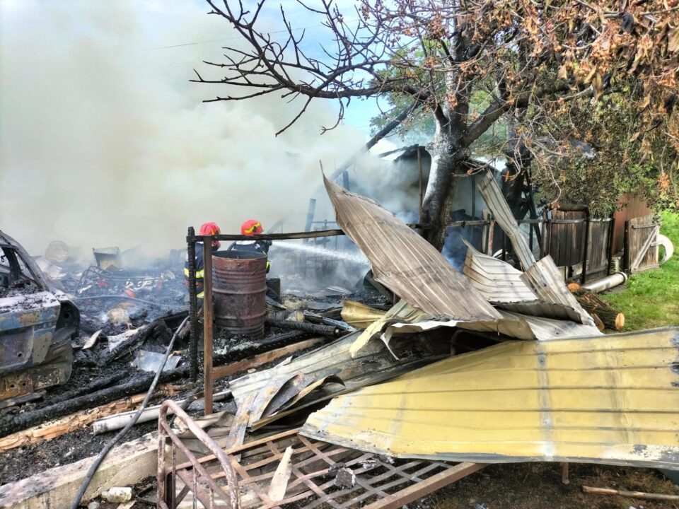 Incendiu izbucnit în satul Stânca, din comuna Zvoriștea