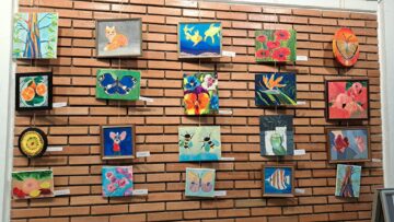 Zeci de copii și-au expus desenele la Galeria de Artă a USV, în cadrul acțiunii „Luna cireșelor”
