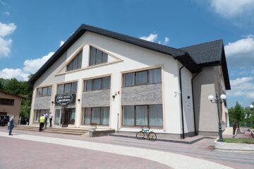 Centrul Cultural „Sofia Vicoveanca” din Vicovu de Jos, inaugurat cu o sală de 550 de locuri arhiplină