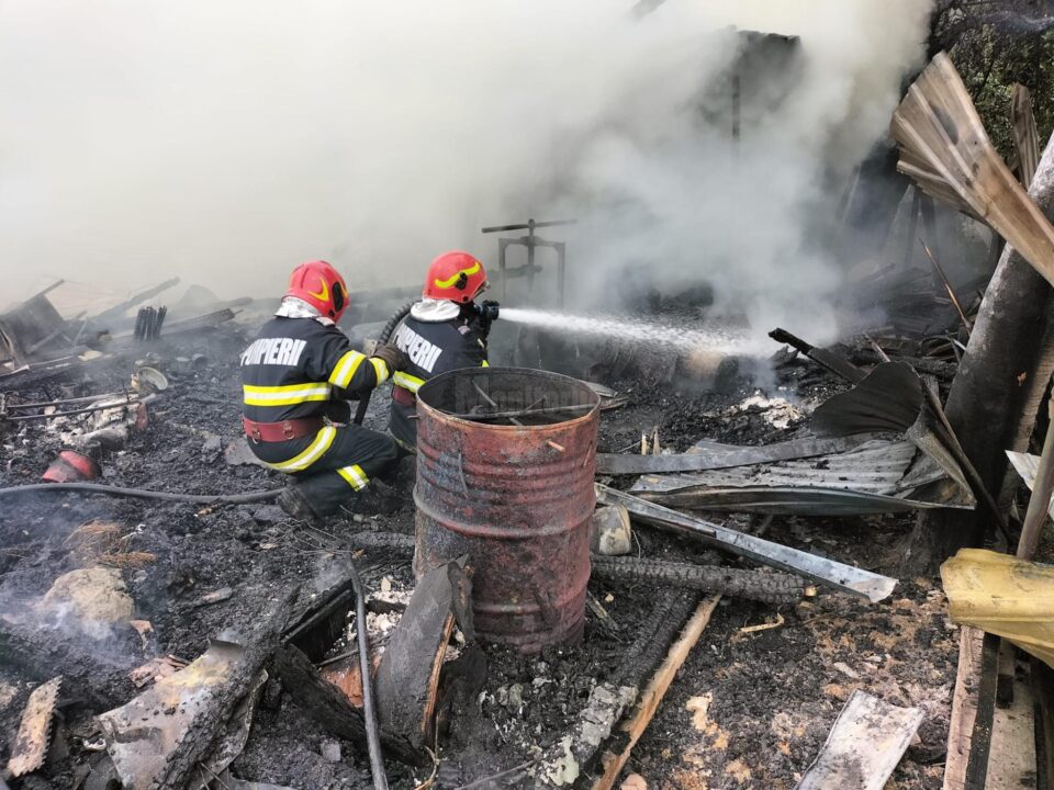 Incendiu izbucnit în satul Stânca, din comuna Zvoriștea
