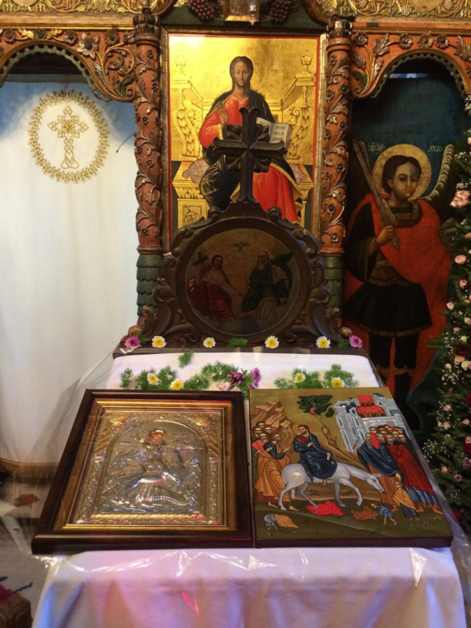 Semnificația binecuvântării din începutul Sfintei Liturghii