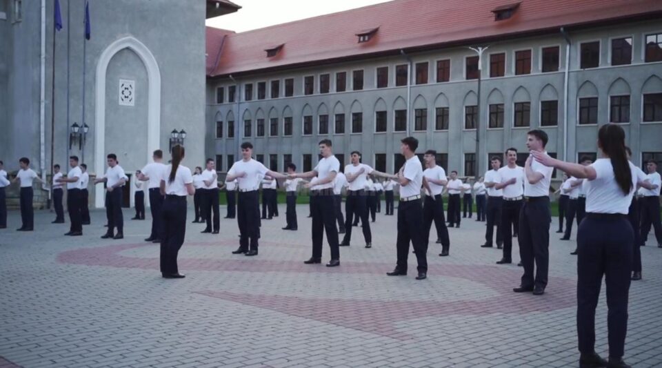Ultima înviorare în uniformă