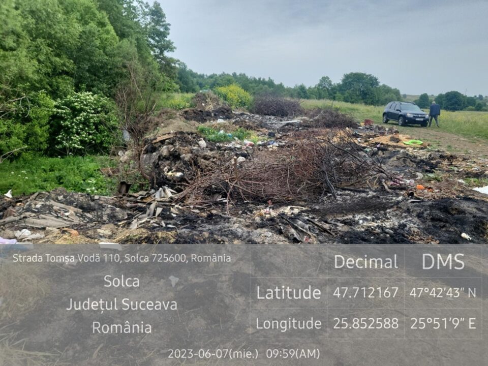 Terenul unde au fost abandonate deșeurile