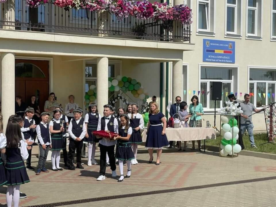 Festivitate de închidere a anului școlar 2022-2023, la Școala Gimnazială „Sfântul Ioan cel Nou de la Suceava”