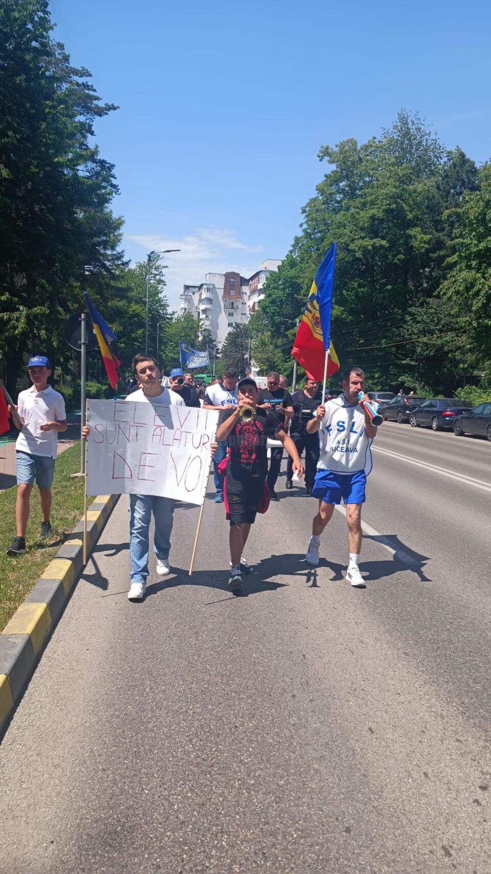 Cu trompeta, Samuel Scripcariuc, elev în clasa a șaptea la Școala ”Ion Creangă” Cu trompeta, Samuel Scripcariuc, elev în clasa a șaptea la Școala ”Ion Creangă”