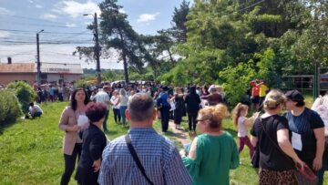 Protestul de vineri al profesorilor, mutat de autorități în boscheții din fața Inspectoratului Școlar 4