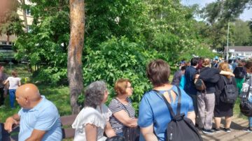 Protestul de vineri al profesorilor, mutat de autorități în boscheții din fața Inspectoratului Școlar 3