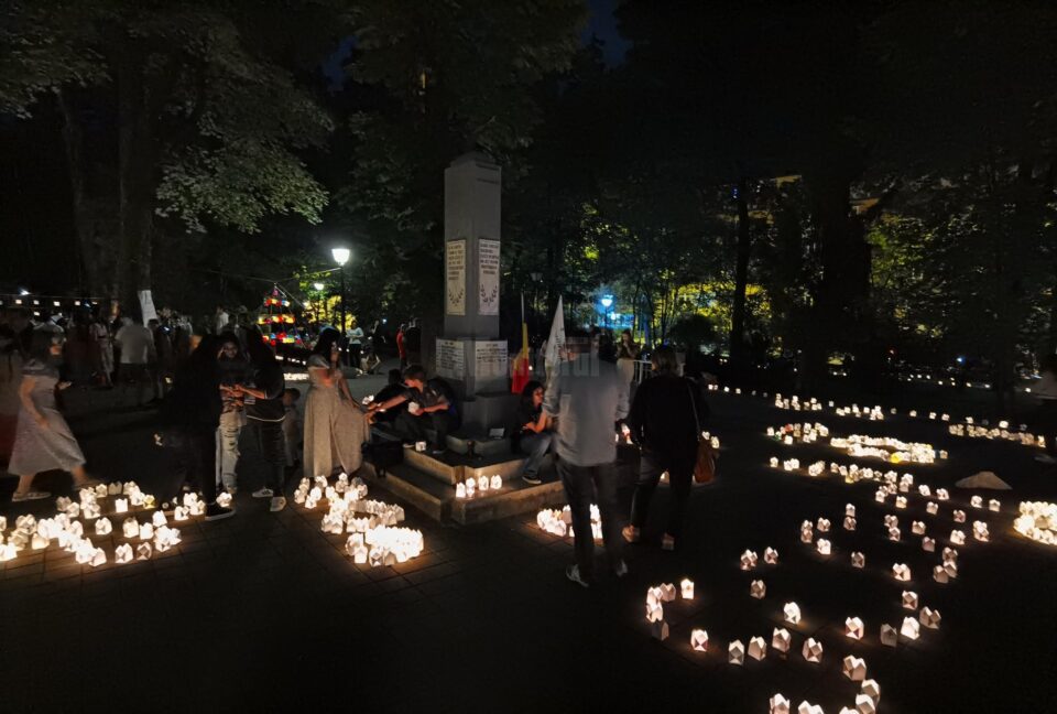 Mii de gulguțe au luminat aleile Parcului Central Suceava la „Festivalul Luminii”, ediția a X-a 8
