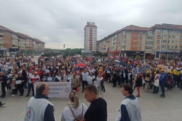 Greva profesorilor continuă