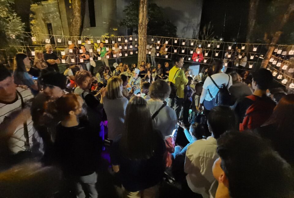 Mii de gulguțe au luminat aleile Parcului Central Suceava la „Festivalul Luminii”, ediția a X-a 3