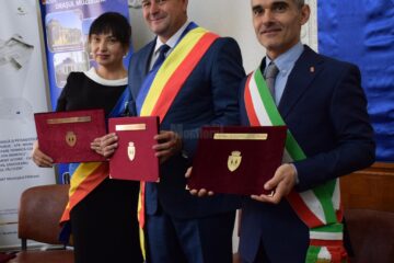 Municipiul Fălticeni a semnat acorduri de cooperare cu municipiul Soroca din Republica Moldova și orașul Chieri, provincia Torino