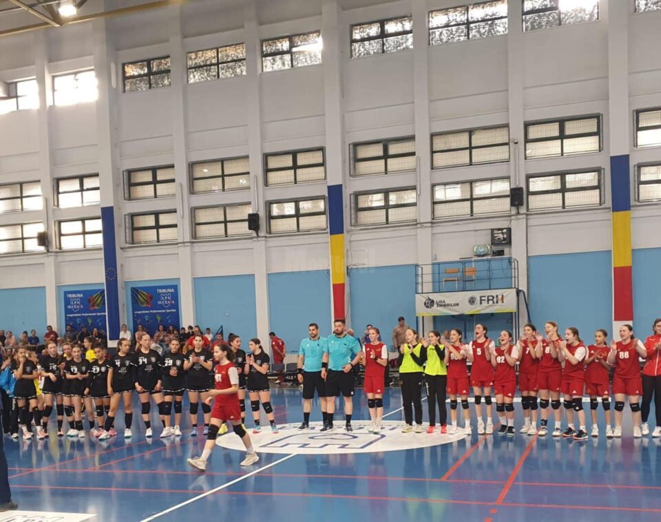 Turneul Final de Juniori 4 la handbal feminin s-a desfășurat la Liceul cu Program Sportiv Suceava 1
