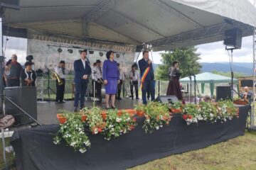 Primarul din Șaru Dornei, alături de invitați