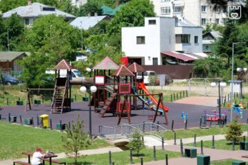 Relaxare în zona de agrement Tătărași