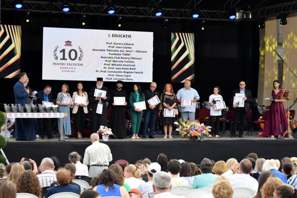 Laureații Galei „10 pentru Fălticeni”, Educație